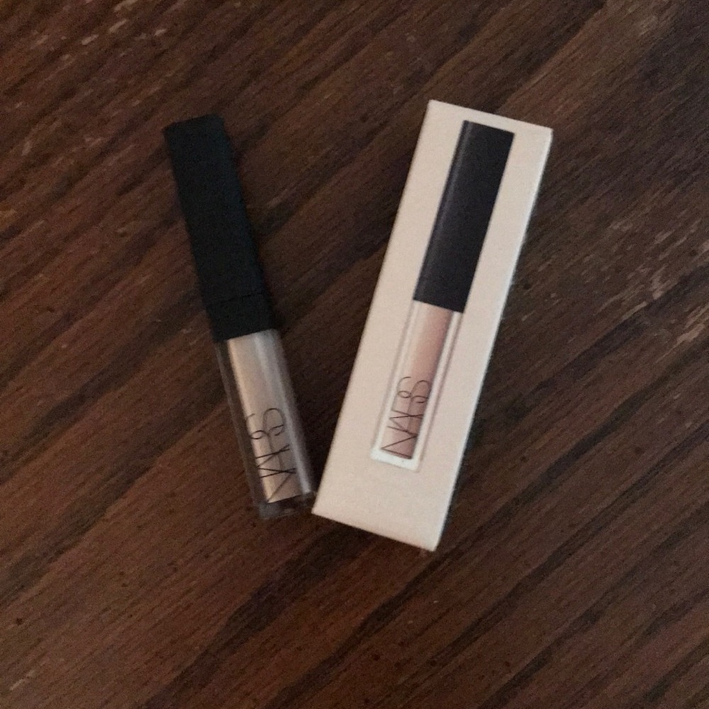 NARS mini concealer